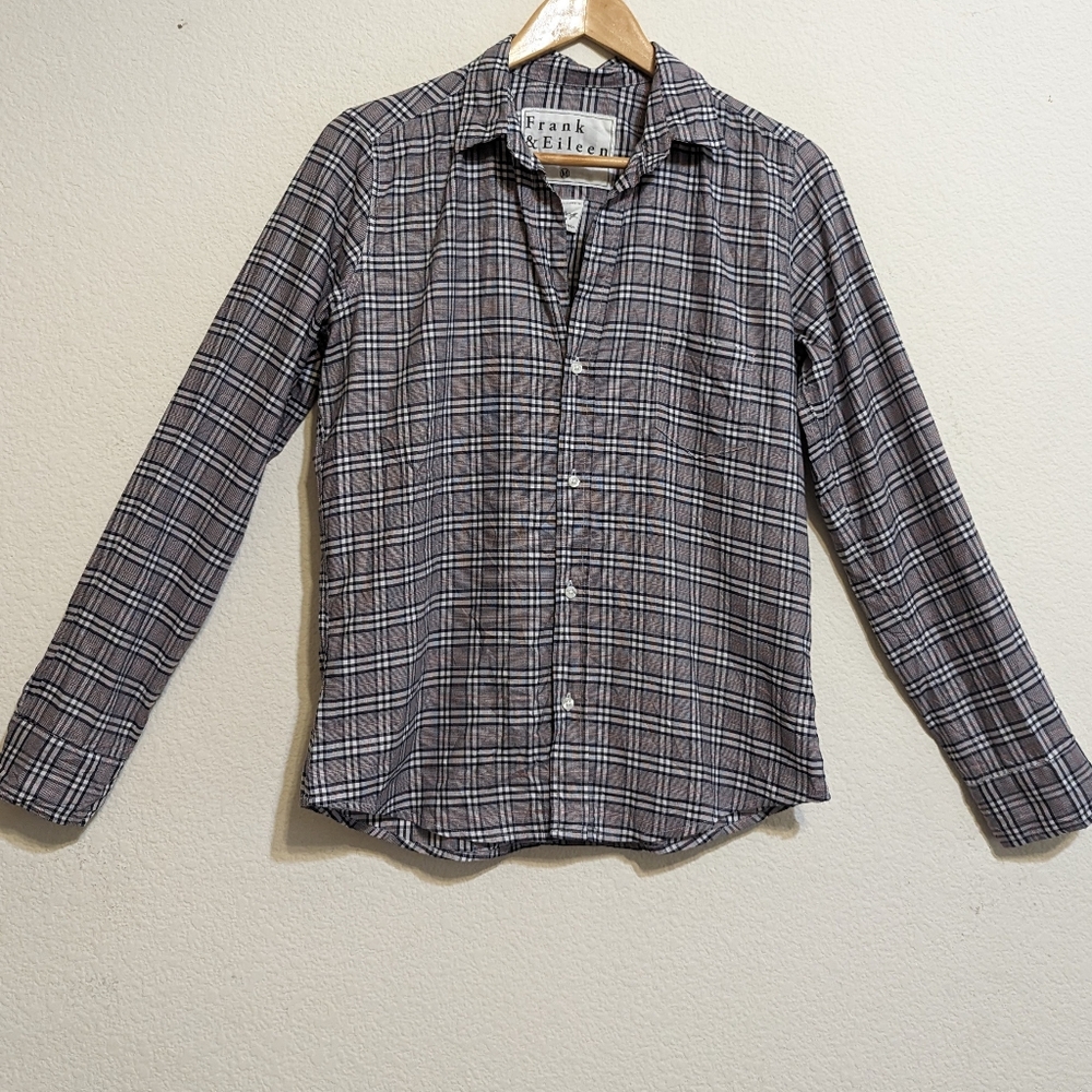 Frank and Eileen Barry Crinkle Tailored Button Down Shirt Size Medium Plaid Top